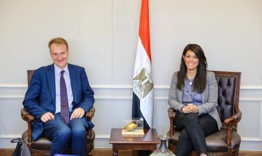 رانيا المشاط تلتقي مستشار المفوض السامي لمنظمة الأمم المتحدة لشئون اللاجئين لبحث التعاون المشترك
