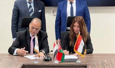 وزير الصناعة ونائب وزير الصناعة البيلاروسي يبحثان إمكانيات التصنيع المشترك