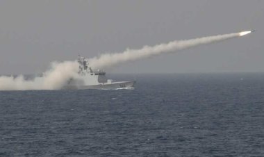 الجيش الجزائري يجري مناورات بحرية شملت إطلاق صواريخ من السفن بالواجهة الغربية للبلاد