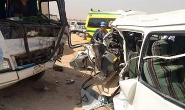 إصابة 6 أشخاص إثر  تصادم ميني باص مع ملاكي بالصف