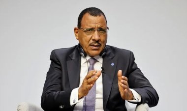 الحرس الرئاسي في النيجر يحاصر رئيس الدولة (تفاصيل)