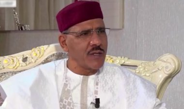 عاجل.. الحرس الرئاسي يعلن عزل محمد بازوم رئيس النيجر