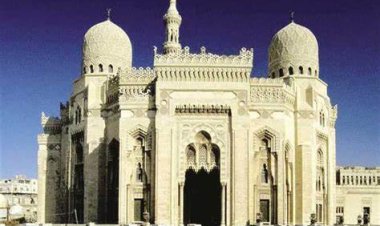 في ذكرى مولده.. حكاية الشيخ المرسي أبو العباس وقصة بناء مسجده بالإسكندرية