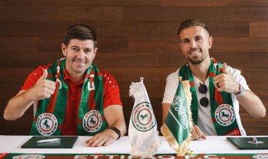 رسميًا.. الإتفاق السعودي يعلن تعاقده مع قائد ليفربول