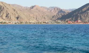 أبرزها ارتفاع أسعار السلع.. تداعيات هجمات البحر الأحمر على الاقتصاد المصري