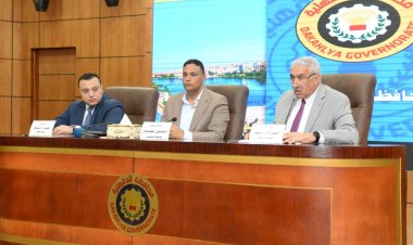 محافظ الدقهلية يعقد اجتماعًا موسعًا مع مسئولي قطاعي نقل وتوزيع الكهرباء