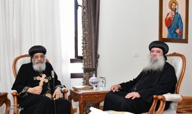 قداسة البابا يستقبل نيافة الأنبا سيداروس