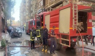 السيطرة على حريق شب داخل محل بجوار المسجد الكبير بالصف 