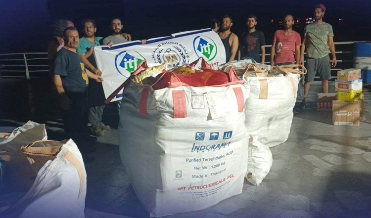 بعد تخلى مالك السفينة عنهم.. 15 بحارًا يستغيثون والبحرية المصرية تنقذهم