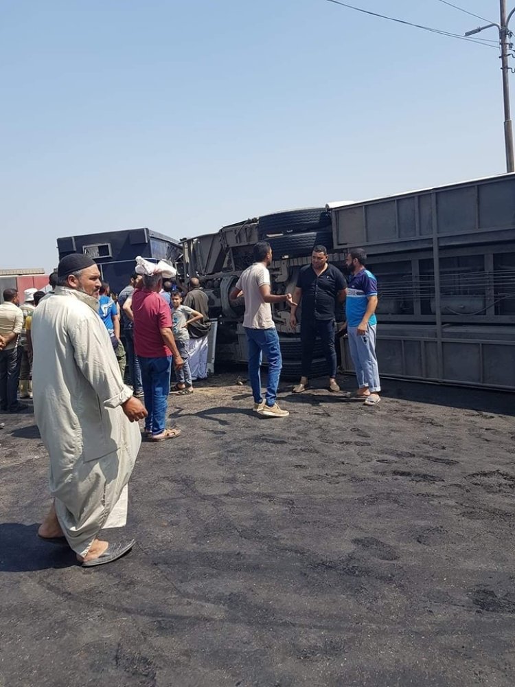 تصادم  6 سيارات على طريق« دمياط - شربين».. وجاري حصر الضحايا