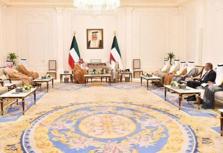 ولي عهد دولة الكويت يستقبل سمو الأمير تركي بن محمد بن فهد