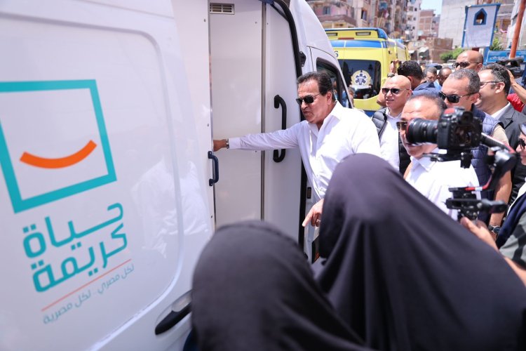 بحضور محافظ الإسكندرية.. وزير الصحة يتفقد مقر حملة «100 يوم صحة» في القباري