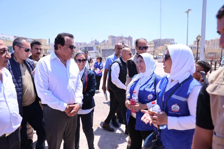 وزير الصحة ومحافظ الإسكندرية يتفقدان مقرات حملة 100 يوم صحة