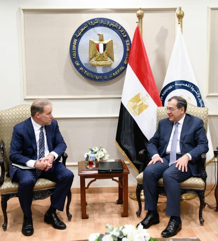 وزير البترول يستقبل مساعد وزيرة الطاقة الأمريكية لمناقشة التعاون بين الجانبين
