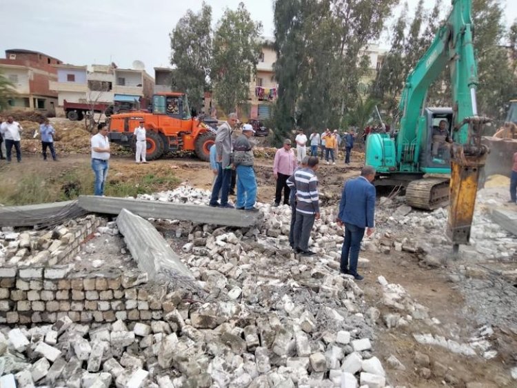 تنفيذ 17 حالة إزالة تعدي على مساحة 1075 متر وقيراطين بكفر الشيخ
