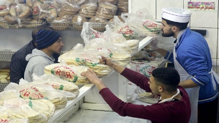 مسؤول أردني يكشف عن استخدام مواد مضرة في صناعة الخبز والحمص ومنتجات غذائية آخرى وتم منعها