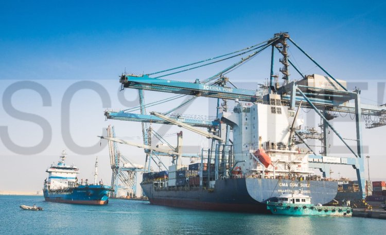 اقتصادية قناة السويس: تنفيذ أول عملية لخدمة تموين سفن بميناء السخنة بنجاح
