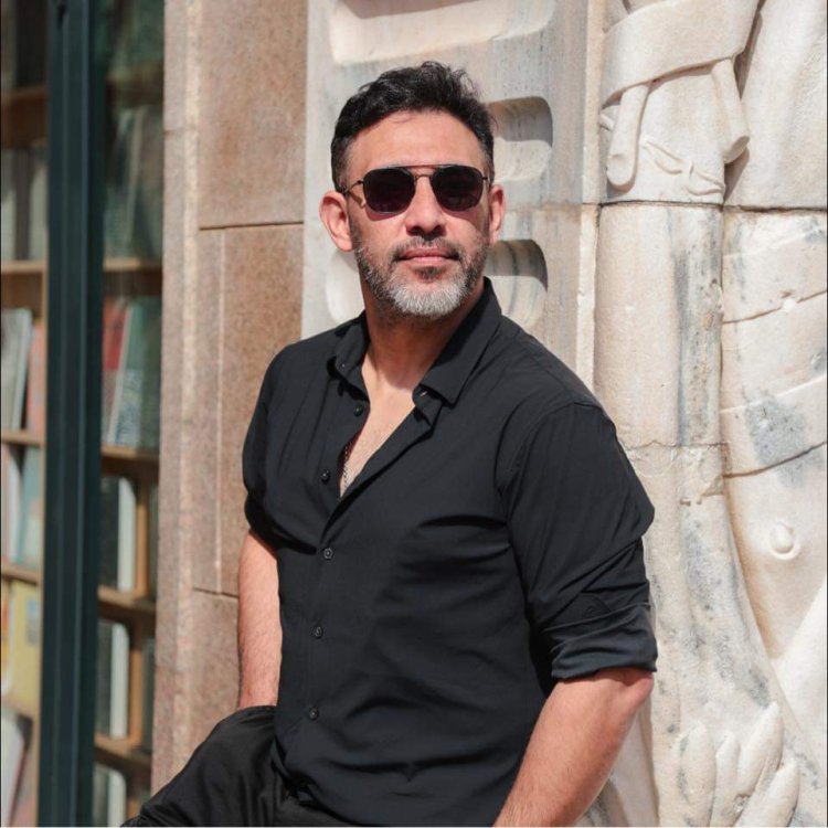 عمرو مصطفى: الجيتار موجود من قبل ما اتولد لكن أنا عملته بطل أساسي في الأغنية