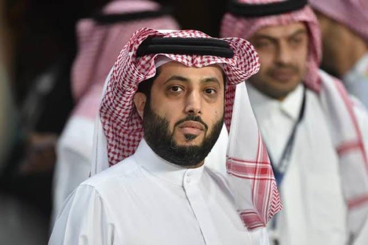 أول تعليق من تركي آل الشيخ بعد تداول صورته في المستشفى