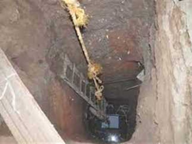 القبض على صاحب مخزن و3 عمال لقيامهم بالتنقيب عن الآثار بمصر القديمة