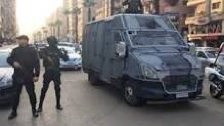 «زواج ودعوى نفقة».. فحص فيديو إطلاق رجل أعمال النار أمام شقة زوجته بالقاهرة الجديدة
