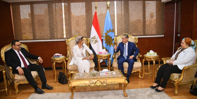 محافظ الغربية يلتقي تنسيقية شباب الأحزاب عقب انطلاق مبادرة " التماسك الأسري"