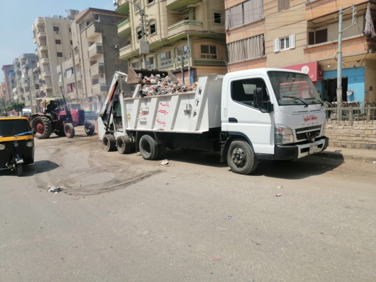 استمرار رفع تراكمات القمامة والمخلفات الصلبة في نطاق «دكرنس» بمشاركة 8 وحدات محلية