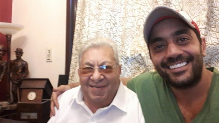 فاروق فلوكس: «أحمد ابني كان معموله سحر.. وحاليا مواظب على الصلاة»