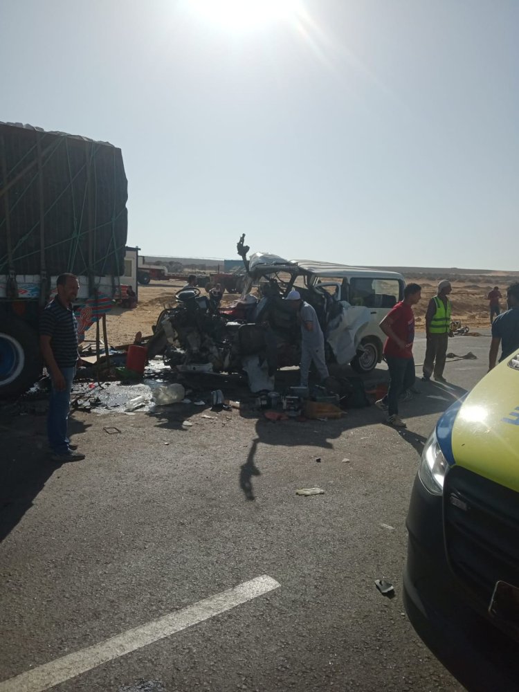 مصرع شخص وإصابة 0 آخرين إثر حادث تصادم بطريق الضبعة (صور)