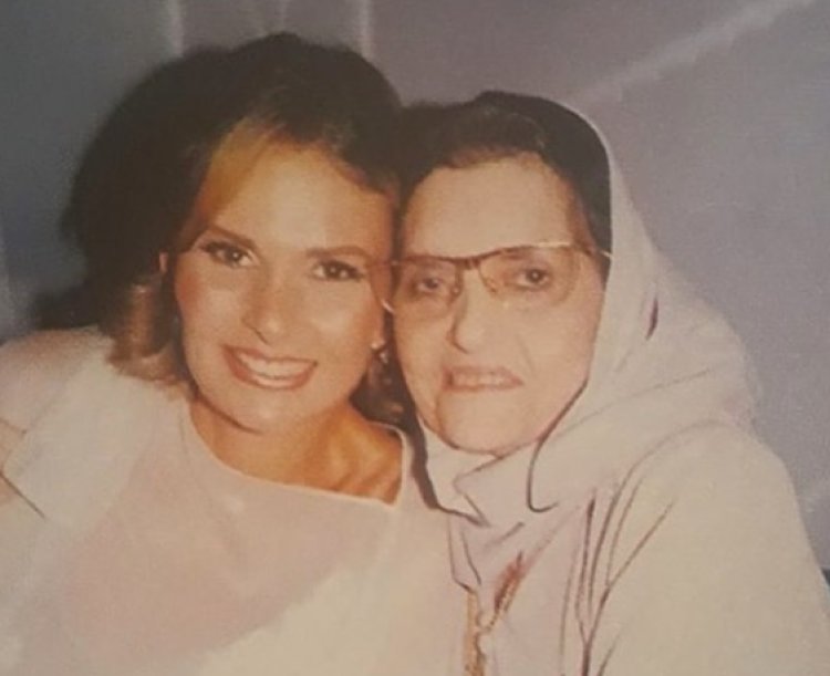 يسرا تحيي الذكرى الرابعة لرحيل والدتها