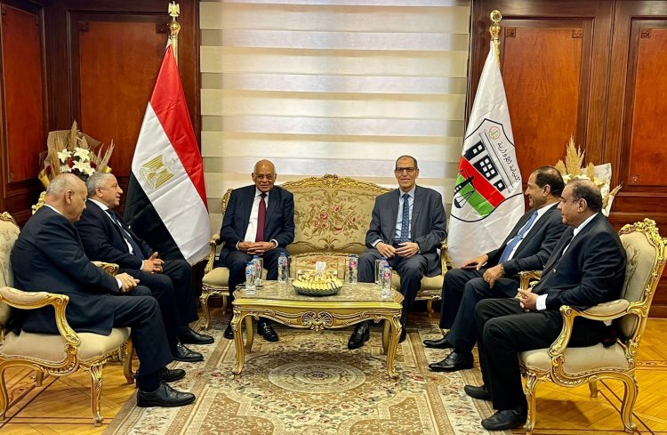 المستشار حافظ عباس يستقبل رئيس مجلس النواب الأسبق بمقر النيابة الإدارية