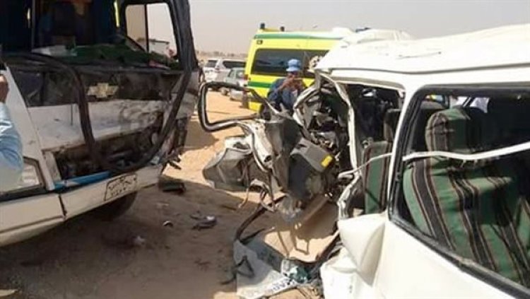 إصابة 6 أشخاص إثر  تصادم ميني باص مع ملاكي بالصف