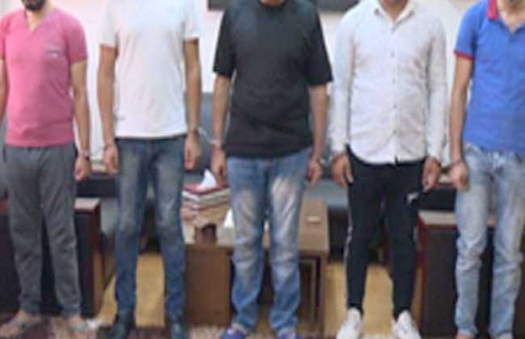 القبض على 5 أشخاص لقيامهم بسرقة سيارة وسبائك ذهبية بمنطقتى 15 مايو وحدائق القبة