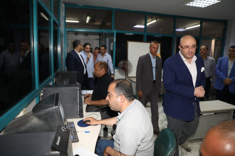 محافظ بني سويف يتفقد اختبارات المتقدمين للدورات التدريبية
