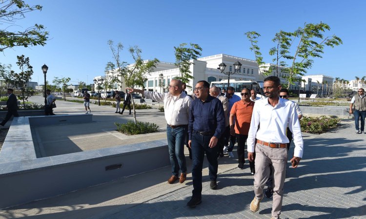 «مدبولي» يجري جولة موسعة بمدينة الفنون ويتفقد أبراج الداون تاون بالعلمين الجديدة