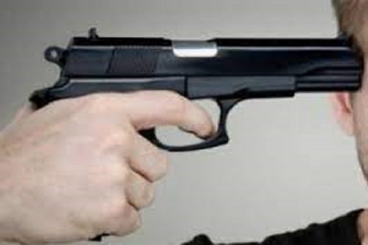 انتحار موظف بإطلاق النار على نفسه داخل شقته في المعادى 