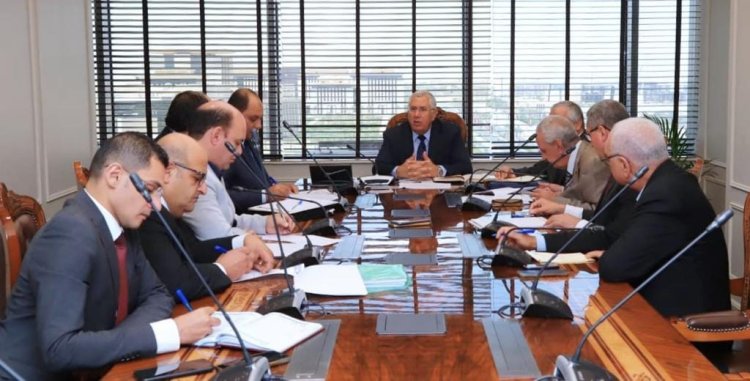 وزير الزراعة يبحث آليات دعم صغار المزارعين والحلول التطبيقية لتفتت الحيازات