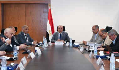 وزير الري يستعرض خطة الوزارة للتعامل مع موجات الحرارة خلال أغسطس