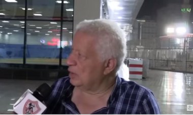 مرتضى منصور يطالب بعثة الزمالك بتقديم احتجاج ضد حكم مباراة الشباب وإعادة اللقاء