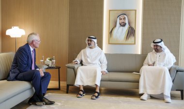 خالد بن محمد بن زايد يلتقي رئيس مجلس الإدارة التنفيذي لإكسون موبيل