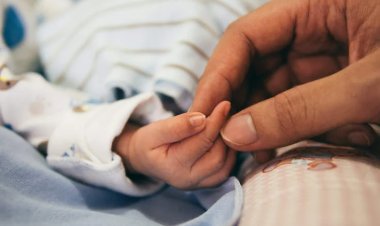 زوجان يبيعان طفلهما من أجل الحصول على أيفون!