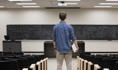 أستاذ طب نفسي يوضح طريقة تأهيل الأبناء للمرحلة الجامعية