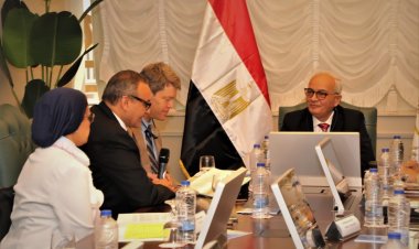 وزير التعليم يبحث مع وفد البنك الدولي تطوير مرحلة قبل الجامعة بمصر