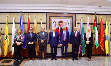 التعليم العالي: معهد إعداد القادة يبحث آليات دعم التعاون المشترك مع اتحاد الجامعات العربية