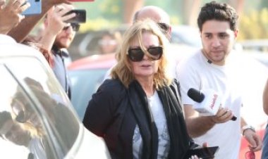 انتهاء صلاة الجنازة على أرملة صالح سليم بمسجد الشرطة