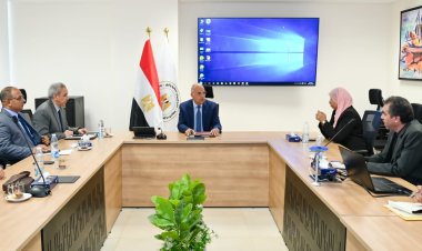 وزير الري يتابع أعمال وأنشطة هيئة المساحة وإجراءات نزع الملكية للمنفعة العامة وتثمين الأراضى والمنشآت