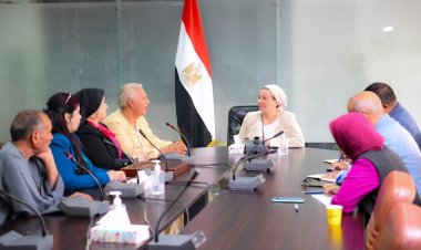 وزيرة البيئة تبحث مع مجلس إدارة النقابة العامة للفلاحين التعاون المشترك فى مجال المخلفات الزراعية ووحدات البيوجاز