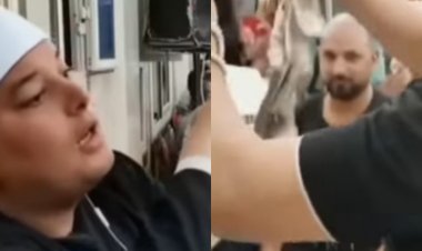 فيديو أثار الجدل.. شخص يلقي «نقطة» على قارئ للقرآن بعزاء في الدقهلية