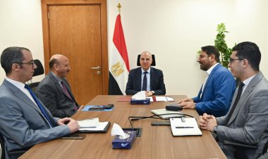 وزير الري يناقش الأنشطة الخاصة بالنماذج الرياضية