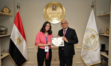 وزير التعليم يكرم أوائل مدارس النيل المصرية الدولية للمرحلة الثانوية